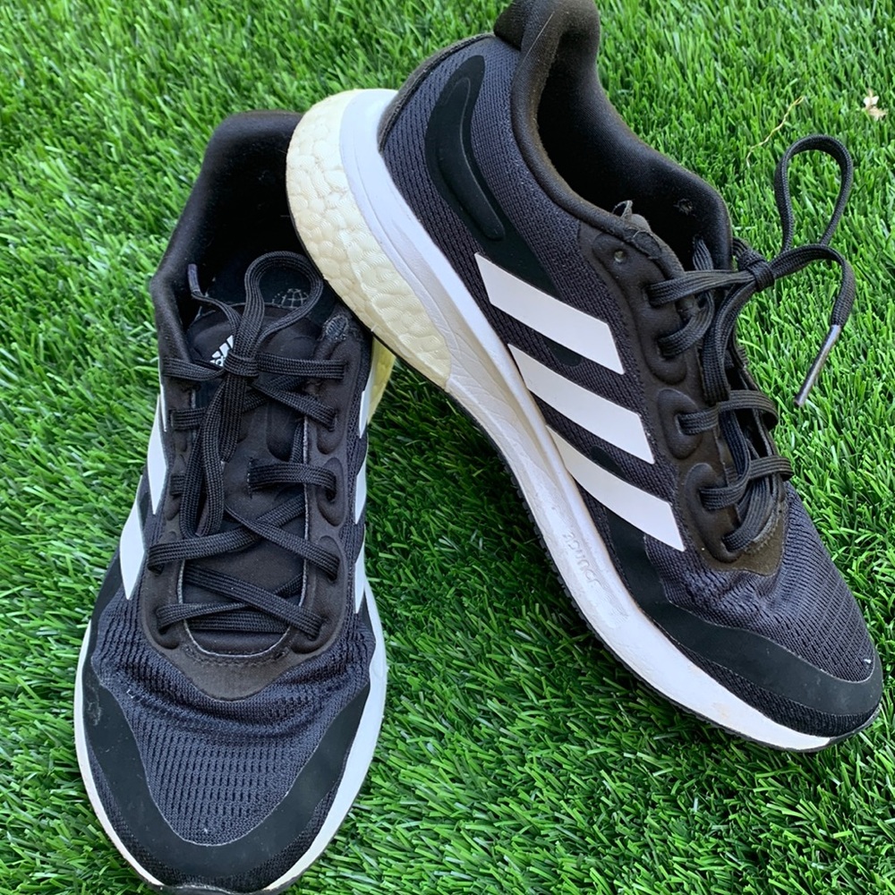 Adidas‎ Women’s 6.5  Supernova Running Shoe